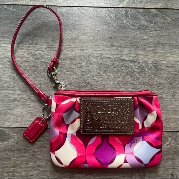 NWOT COACH wristlet / wallet - Picture 1 of 5